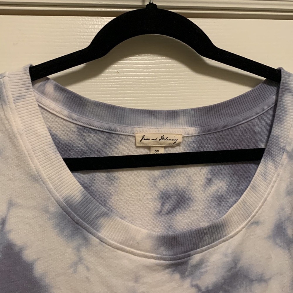 Plus Size Tie-Dye Top - Picture 5 of 5